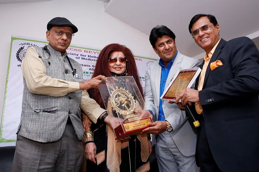 Medical Award to Dr. R.K Tuli