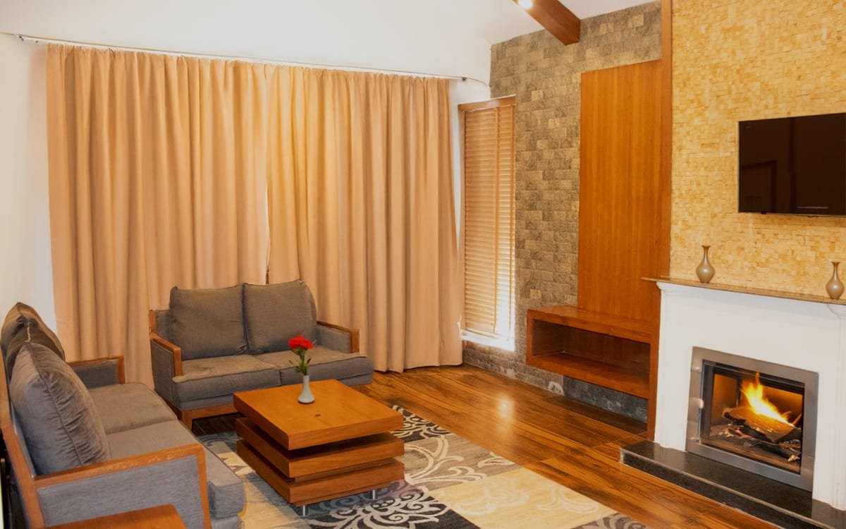 Living Area in Luxury Suite Room